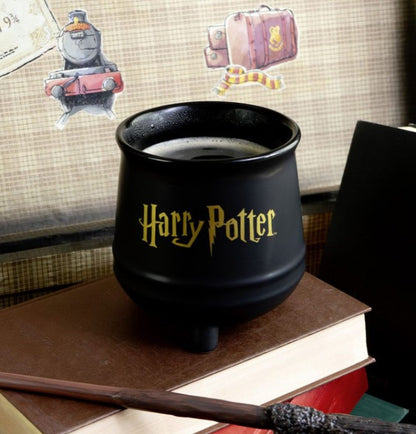 Kubek Harry Potter 3D z motywem kotła i herbem Hogwartu, 560 ml, czarno-złoty
